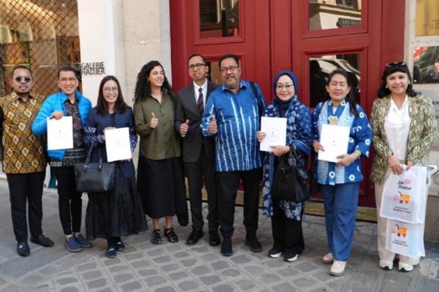 Rano Karno Promosikan Fesyen Jakarta di Paris Fashion Week
