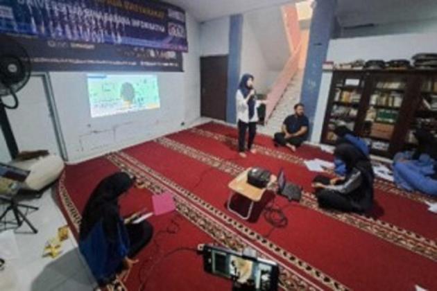 UBSI Bekali Remaja Panti Asuhan Sakinah Depok Cara Wawancara Podcast