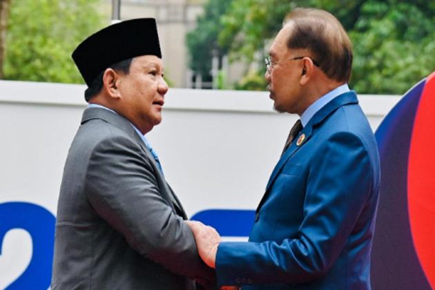 Momen Hangat Prabowo dan Anwar Ibrahim di KTT ASEAN