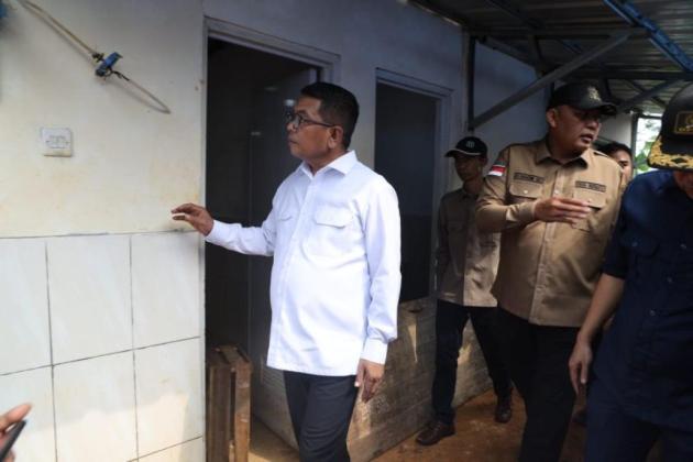Andra Soni Prioritaskan Pengerasan Akses Jalan ke Huntara Kampung Cigobang