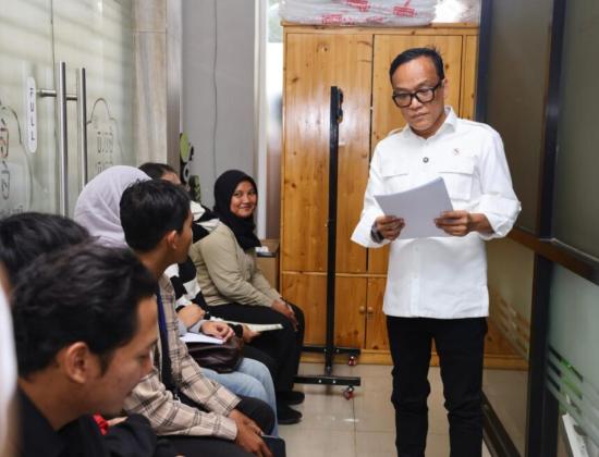 Wamenaker Sidak 3 Perusahaan di Tangerang dan Jakarta yang Tahan Ijazah Pekerja
