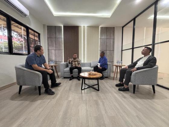 Sufmi Dasco dan Raffi Ahmad Kunjungi Kantor Disway, Dahlan Iskan Sambut Hangat