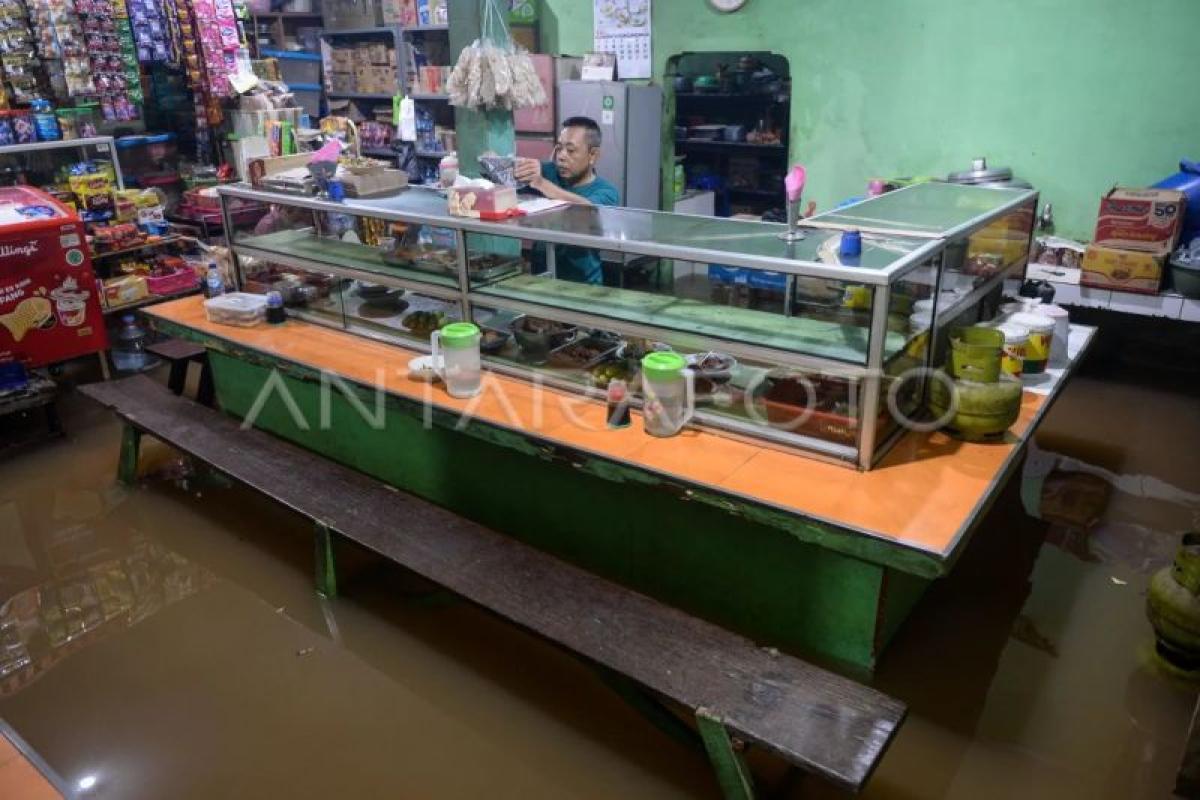 Pramono Ngaku Bergadang atasi Banjir Jakarta Minggu Malam