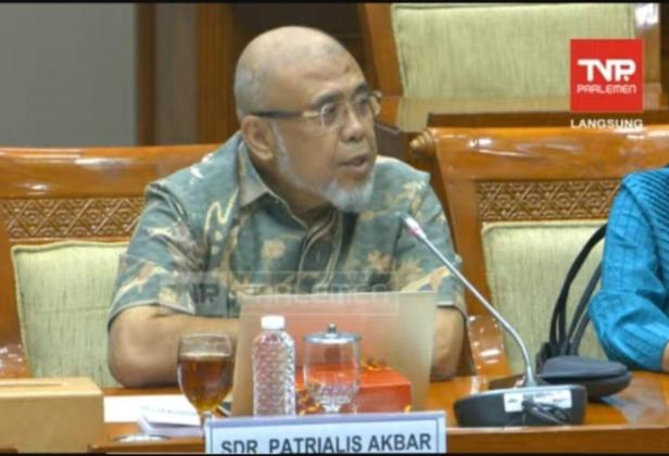 Mantan Hakim MK Patrialis Akbar Anggap Putusan Pemilihan Pemilu Nasional dan Daerah Langgar Konstitusi