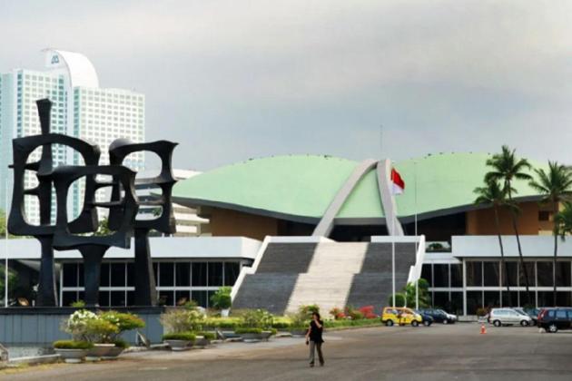 DPR Belum Punya Sikap Soal Putusan MK Pisahkan Pemilu Nasional dan Daerah, Ini Alasannya!