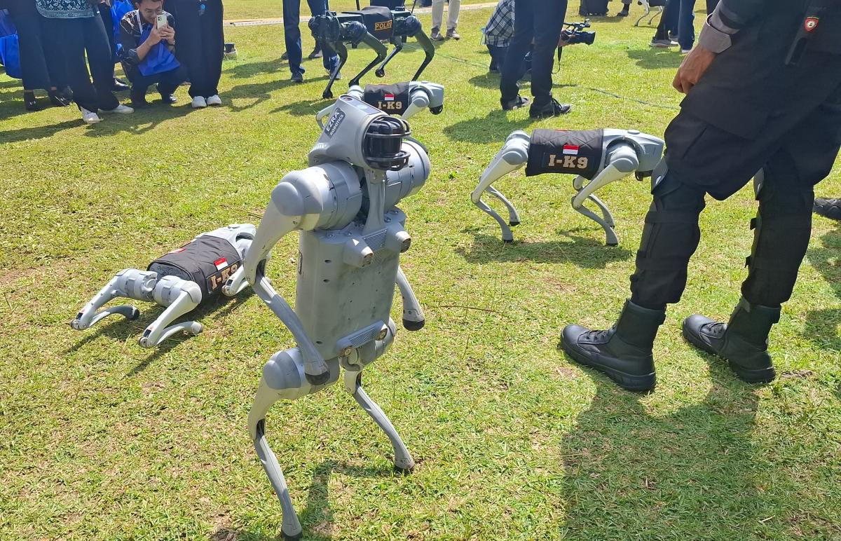 Robot Polri Tengah Uji Coba, Fungsi dan Kemampuannya Begini