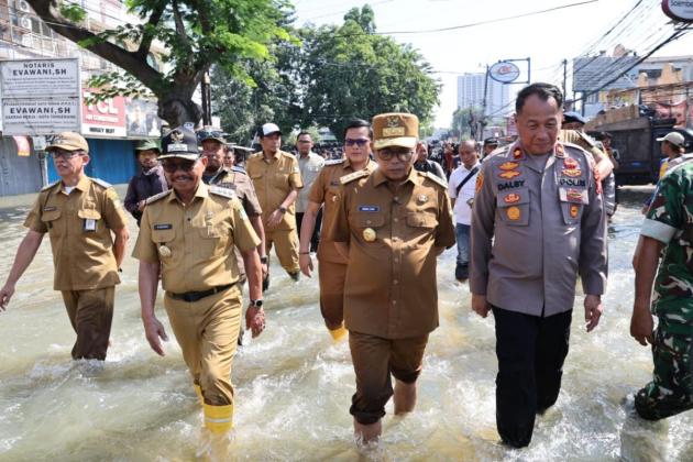 Tinjau Banjir Tangerang, Andra Soni: Ini tidak bisa dibiarkan!
