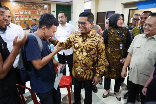 Andra Soni Bebaskan Biaya Mutasi Kendaraan dari Luar Banten