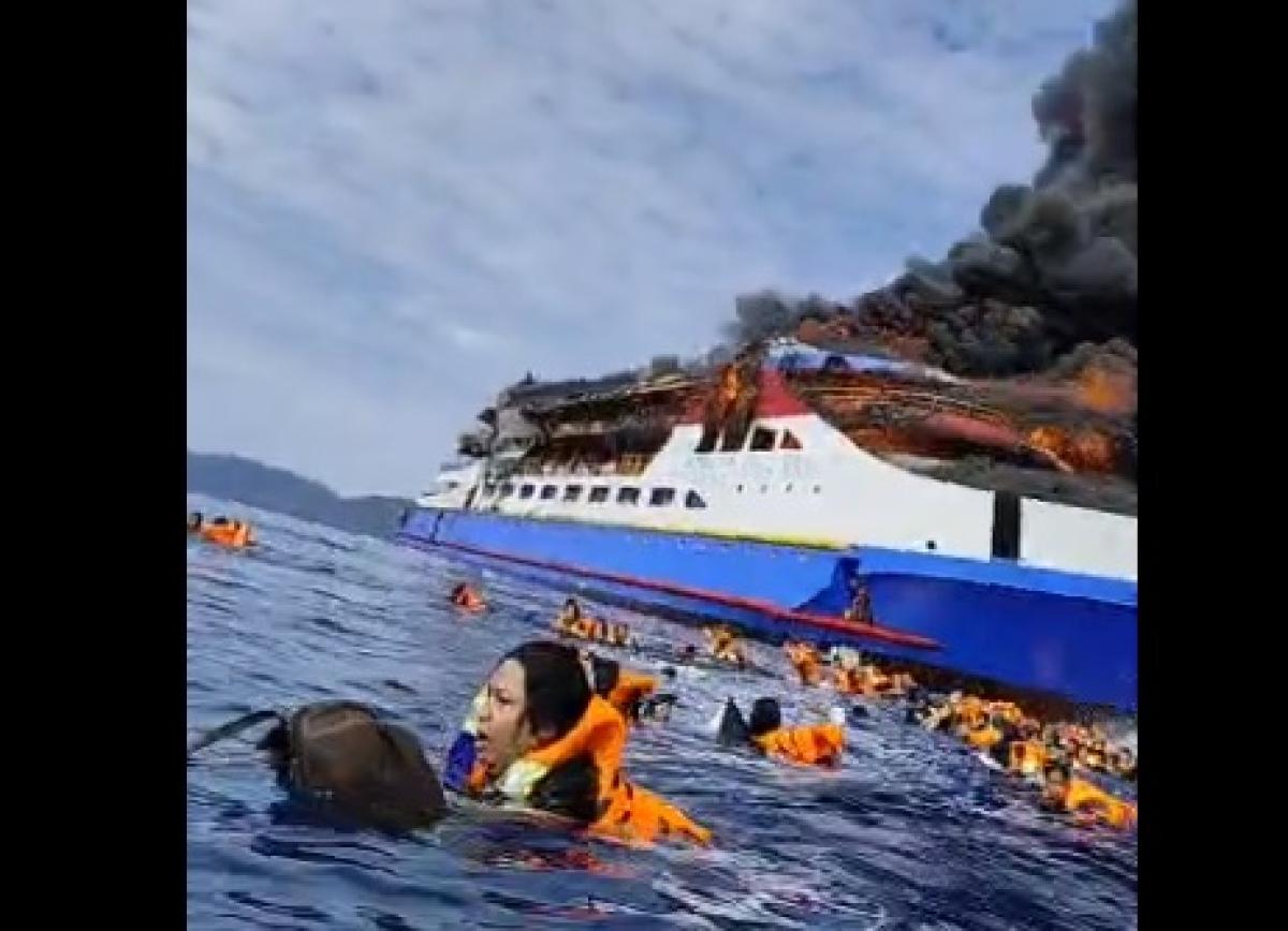 KM Barcelona Terbakar di Perairan Manado, 280 Penumpang Dievakuasi, 3 Orang Meninggal