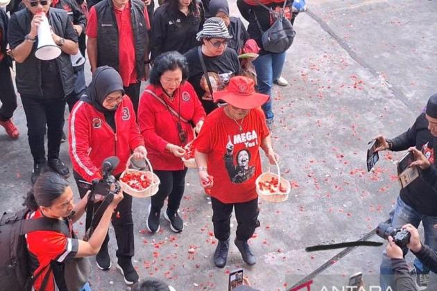 PDIP Tabur Bunga Peringati 29 Tahun Kudatuli; Simbol Perlawan Rakyat atas Orde Baru