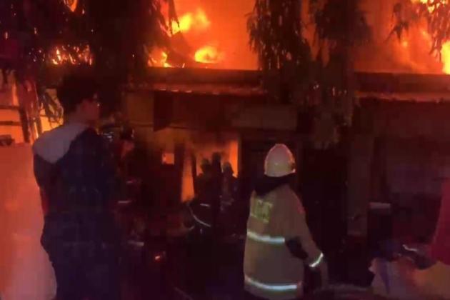 Kebakaran Pasar Taman Puring, Pemadaman Masih Berlangsung dan Penyebab Masih Diselidiki