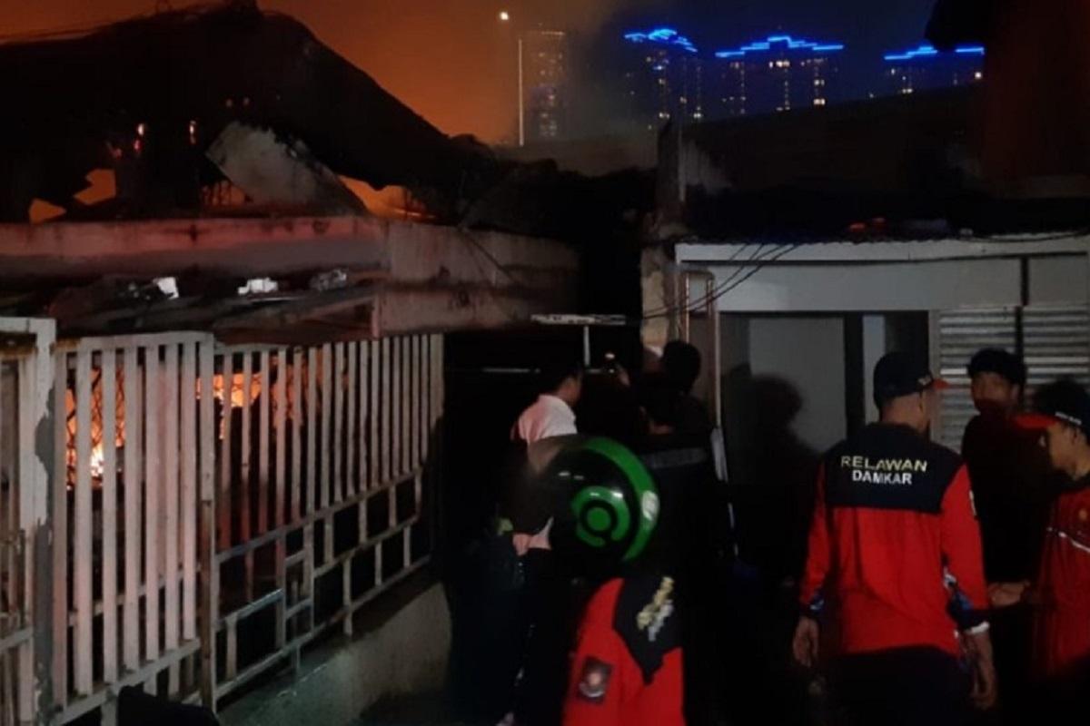 Ratusan Kios Ludes Terbakar di Pasar Taman Puring, Polisi Selidiki Penyebab Kebakaran
