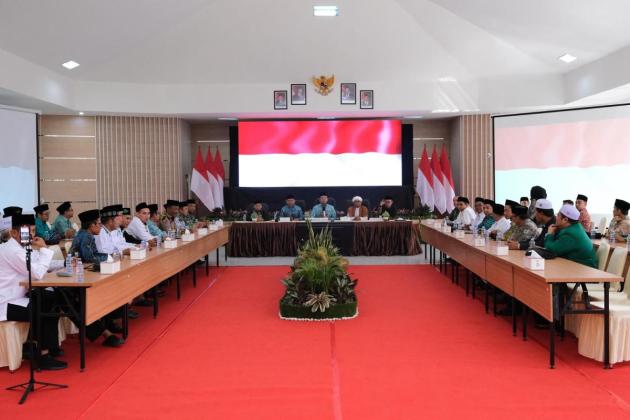 Menteri ATR Serahkan 11 Sertipikat Tanah Wakaf ke PCNU Kalsel, Dorong Kolaborasi Sertifikasi Aset