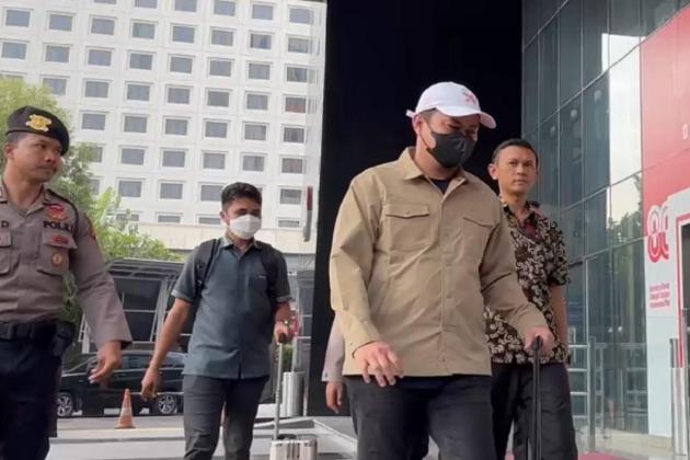 Bupati Kolaka Timur Tiba di Gedung KPK Setelah Ditangkap Usai Hadiri Rakernas Partai NasDem di Makassar