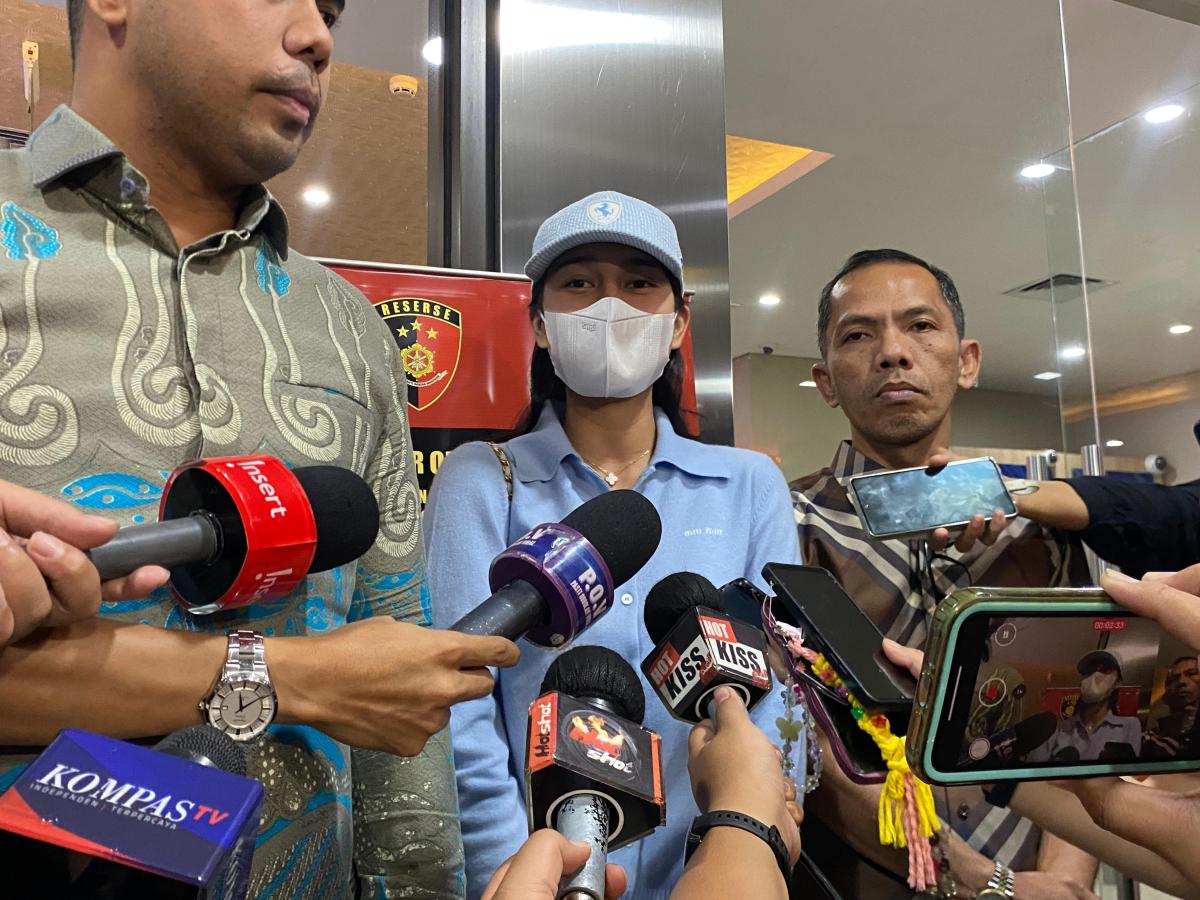 Bikin Geger! Azizah Salsa Polisikan 2 Akun Gara-Gara Fitnah Brutal