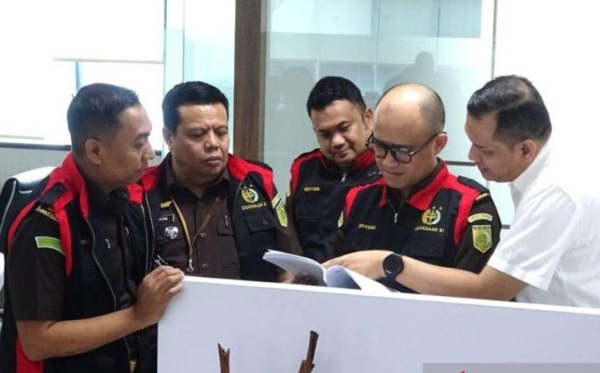 Kejati Sumut Geledah Kantor PT. Pelindo Belawan dan PT. Dok Perkapalan Surabaya Terkait Pengadaan Kapal Tunda
