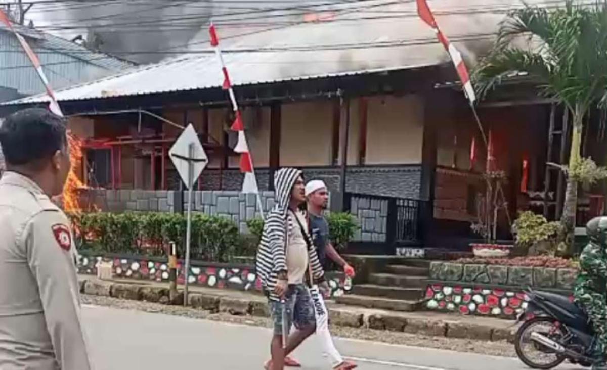 Blokade Jalan di Hunuth Kota Ambon Dibuka Pascabentrok Massa