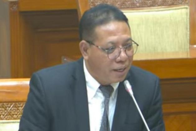 Komisi III DPR Ketok Palu: Inosentius Samsul Resmi Jadi Hakim MK Gantikan Arief Hidayat