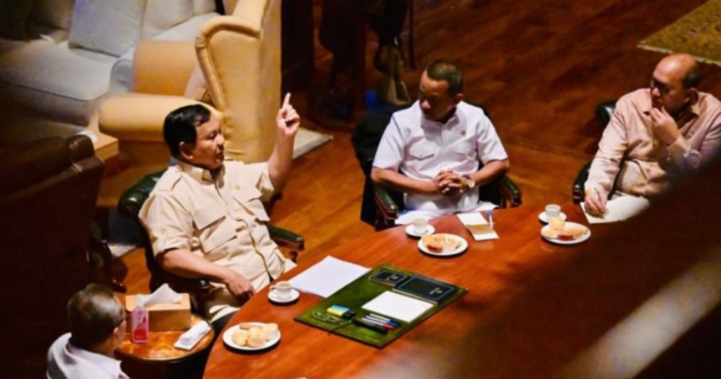 Prabowo Adakan Rapat Terbatas Rabu Malam di Hambalang, Bahas Apa?