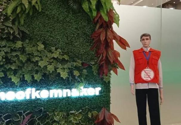 Patung Rompi Oranye di Kemenaker Jadi Sorotan Usai OTT KPK