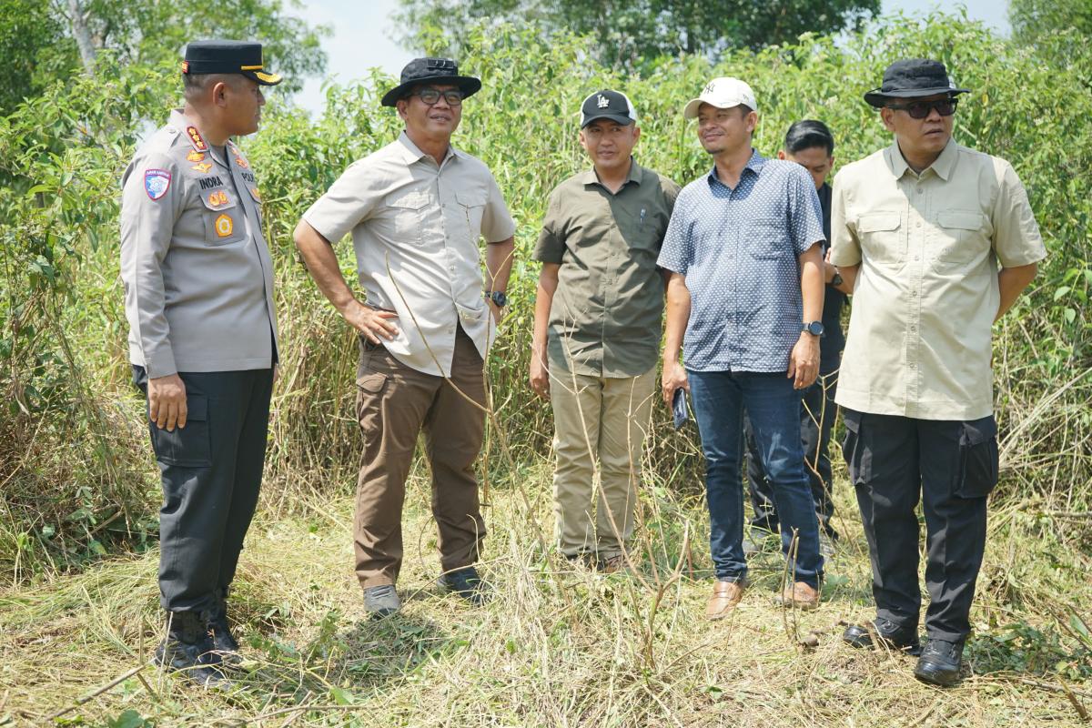 Irjen Pol Suwondo Lakukan Simulasi Alat Land Clearing di Lahan Ketahanan Pangan Tigaraksa
