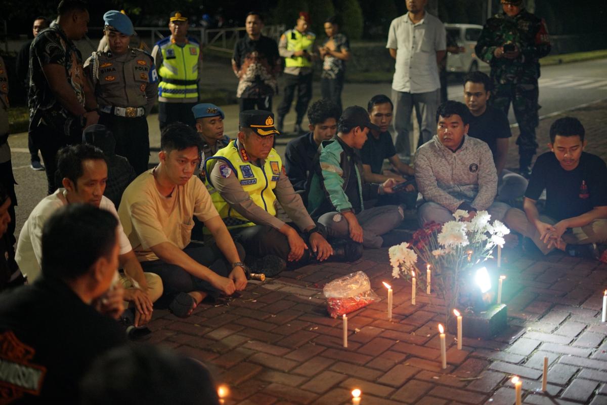 Bersama Komunitas Ojol dan Mahasiswa, Kapolresta Tangerang Gelar Aksi Solidaritas untuk Affan Kurniawan