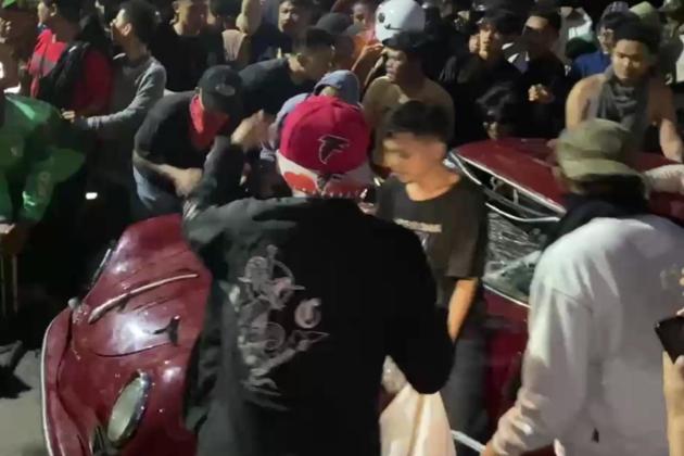 Porsche hingga Perabot Dijarah, Rumah Ahmad Sahroni Porak-Poranda