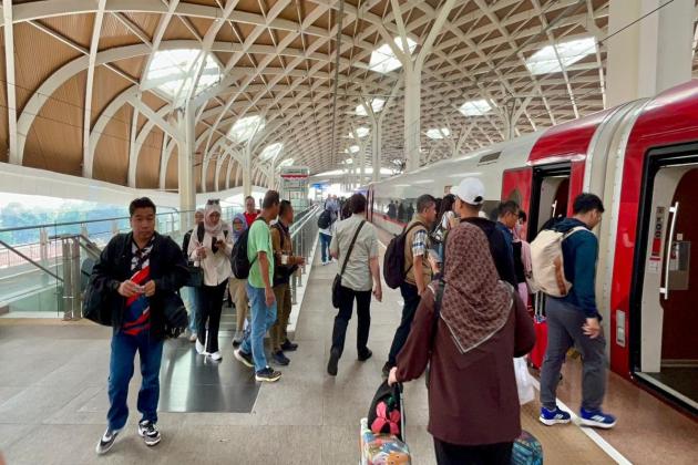 Dominasi Wisatawan Malaysia di Layanan Whoosh, Awal September Tembus Ratusan Penumpang per Hari