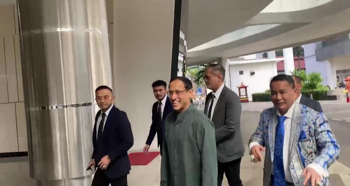 Nadiem Penuhi Panggilan Kejagung Didampingi Hotman Paris