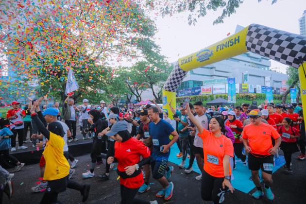 Ribuan Pelari Padati CFD BSD, Wali Kota Lepas Road to Tangsel Marathon 2025