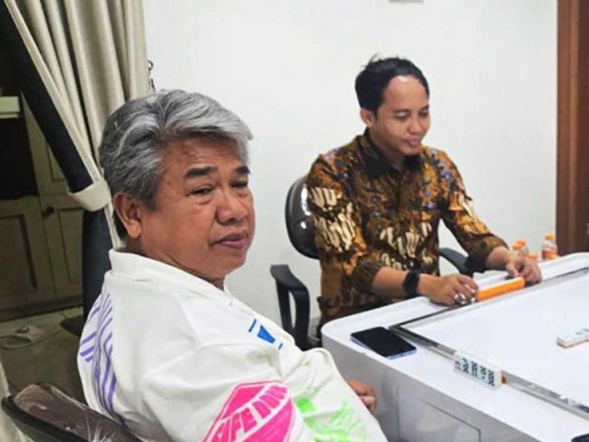 Usai Viral Main Domino dengan 2 Menteri Prabowo, Azis Wellang Bantah Status Tersangka Pembalakan Liar