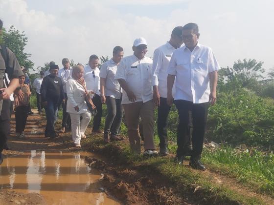 30 Tahun Tidak Tersentuh Perbaikan, Jalan Desa di Kabupaten Tangerang Ini Jadi Kubangan Lumpur