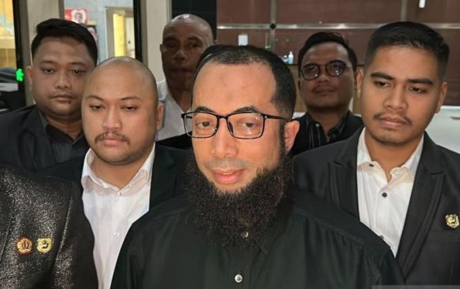 KPK Masih Hitung Uang Diserahkan Pendakwah Khalid Basalamah