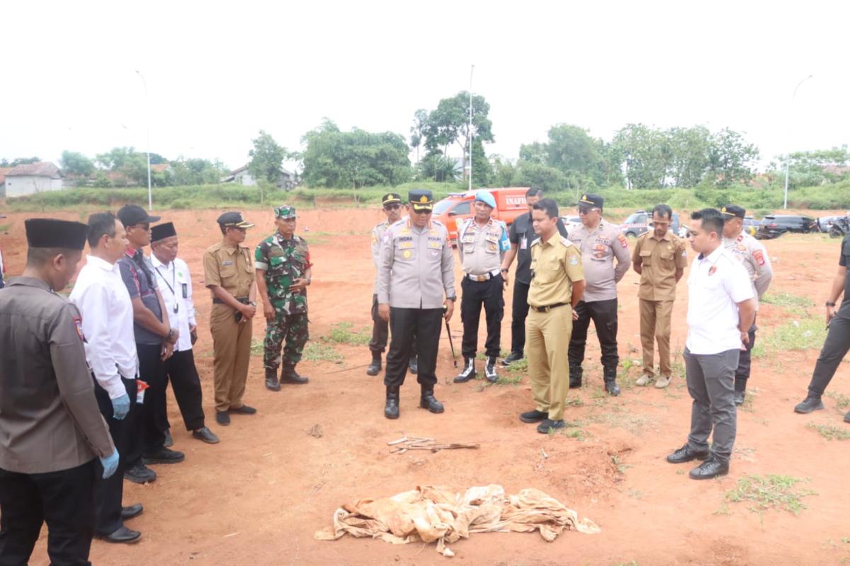 Kerangka Manusia dan Kain Kafan yang Ditemukan di Proyek Perumahan Tangerang Sudah Dipindah