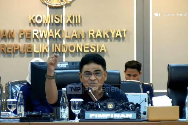 DPR: Masyarakat Biasa Sulit Dapat WNI, Tapi Naturalisasi Sangat Cepat