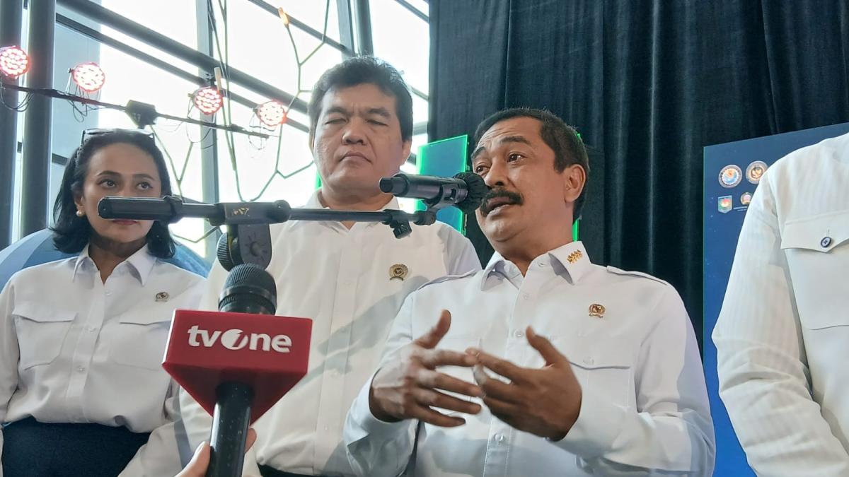 Menteri Imigrasi Jamin Keamanan Data Pengguna Layanan 