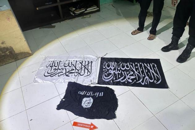 Densus 88 Tangkap 4 Orang Terduga Teroris Jaringan ISIS di Sumbar dan Sumut