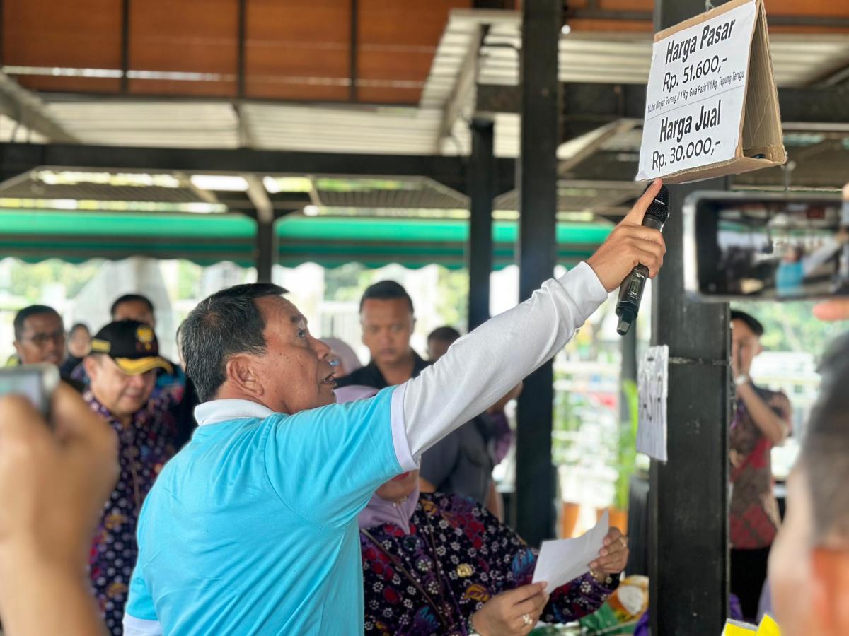 Ribuan Warga Antusias Serbu Pasar Murah Pemkab Tangerang