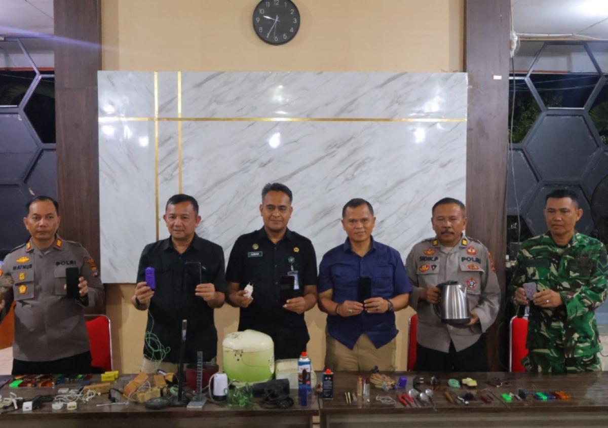 Kemenimipas Sita Puluhan Ribu Sajam dan HP dari Lapas Sepanjang 2025