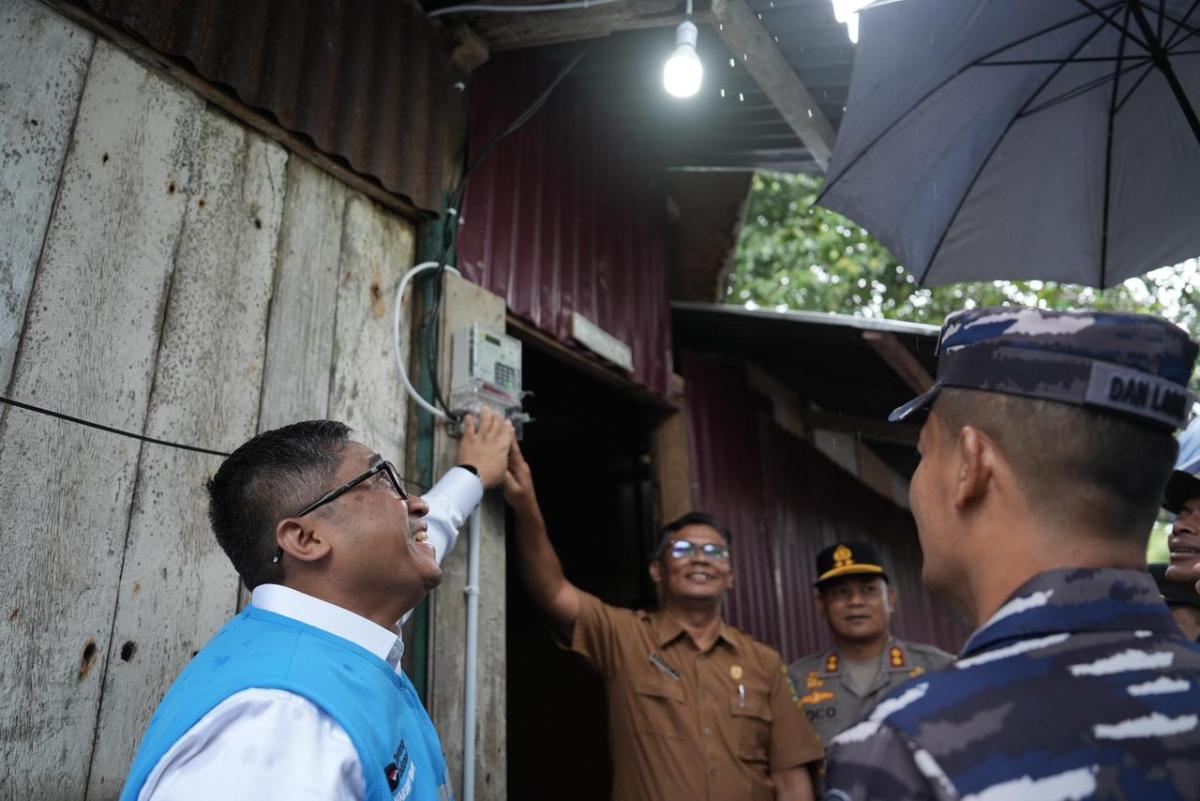 HLN ke-80: PLN Hadirkan Cahaya untuk Warga Sabang Aceh, Ubah Gelap Jadi Harapan Baru