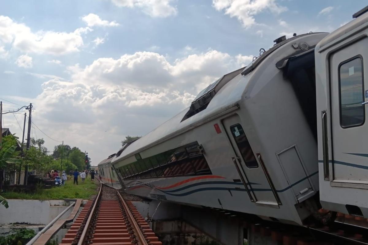 KAI Batalkan Sejumlah Perjalanan Kereta Api Tujuan Jakarta