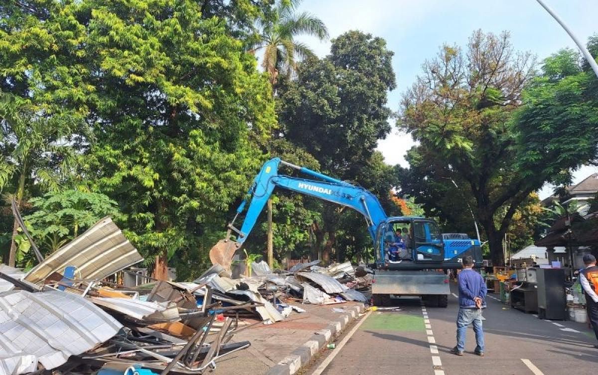 Pemkot Jakarta Selatan Tertibkan Kios Pasar Barito untuk Bangun Taman Bendera Pusaka