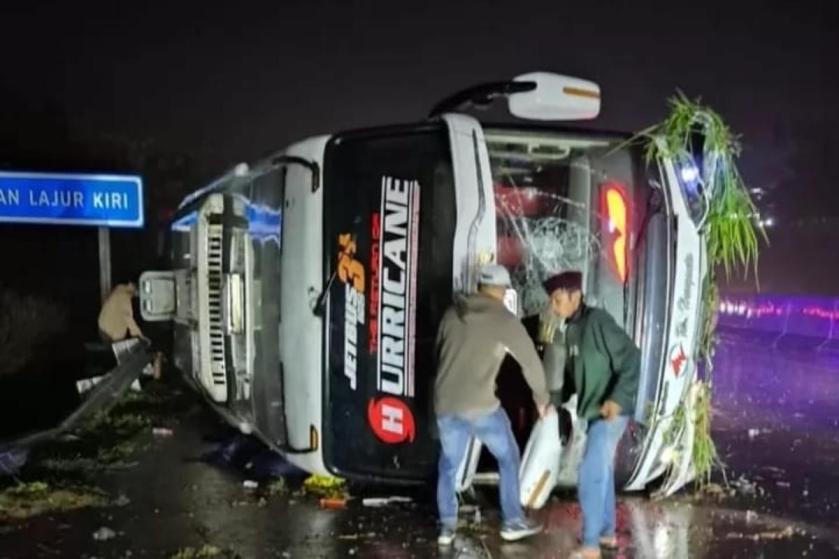 Kecelakaan Maut PO Haryanto di Batang, Bus Oleng 3 Kali Sebelum Tabrak Pembatas 