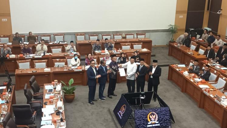 Biaya Haji 2026 Turun Rp2 Juta, DPR Ungkap Strategi Efisiensi Tanpa Kurangi Pelayanan