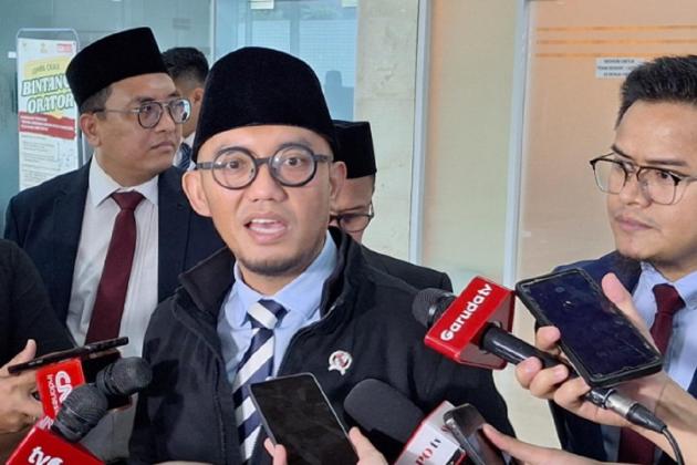 Wamen Haji dan Umrah Dahnil Anzar Dukung Usulan Pramugari Penerbangan Haji Berpakaian Syar’i