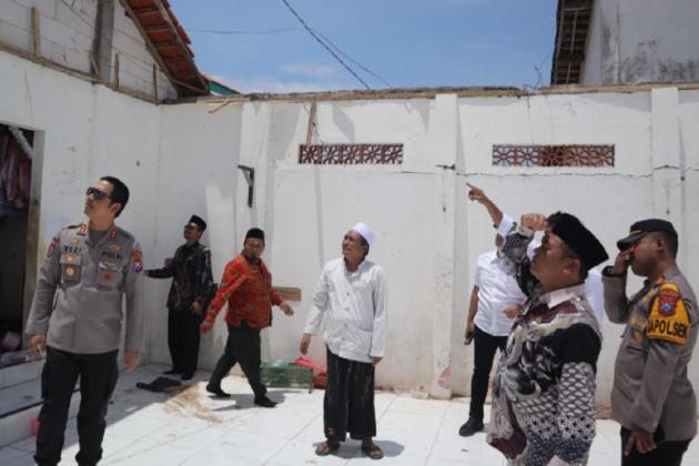 Atap Asrama Santri Putri di Situbondo Ambruk, 1 Tewas dan 6 Luka-luka