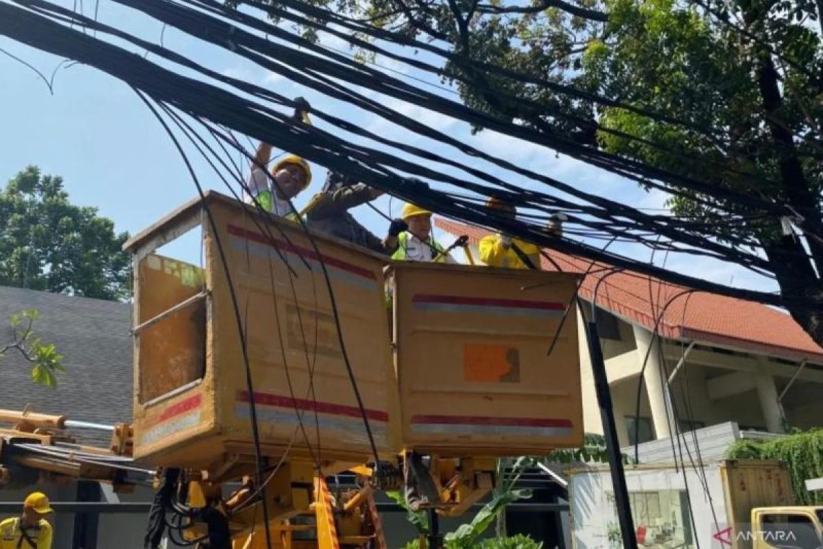 DPRD Semprot Pemprov DKI, Kabel Semrawut Jakarta Harus Dibersihkan!