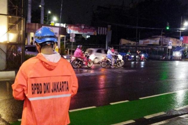 BMKG Peringatkan Hujan Petir di Jakarta Hari Ini, Warga Diminta Siaga