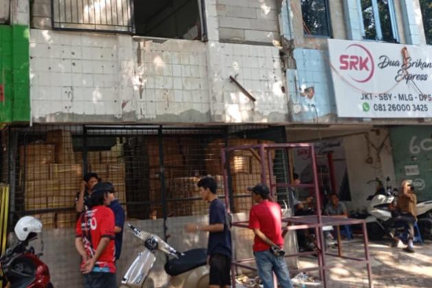 Polisi Gerebek Ruko Diduga Produksi Nampan Palsu Bermerek MBG