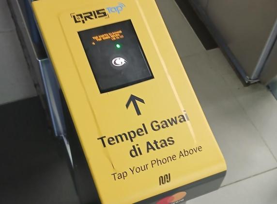 FIX! QRIS Tap In/Out Sudah Resmi di MRT dan LRT Jabodebek, Cek Syarat Berlakunya DISINI!